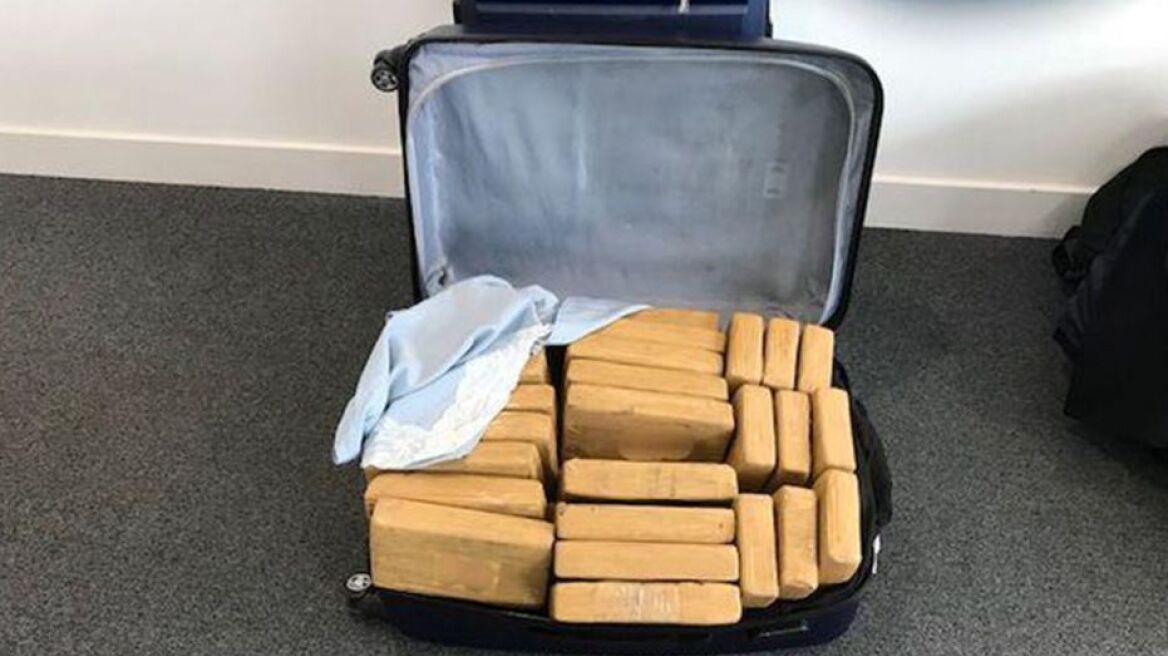 Βρετανία: Συμμορία μετέφερε κοκαΐνη 71 εκατ. δολαρίων σε 15 βαλίτσες
